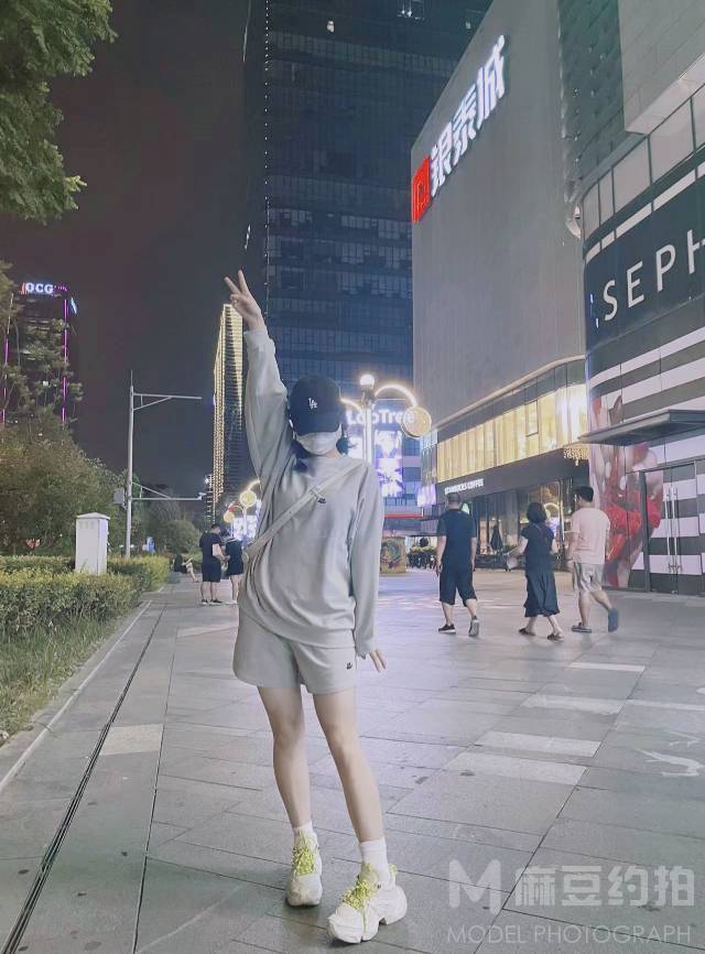 校园模特