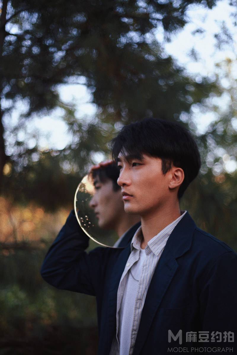 情绪模特