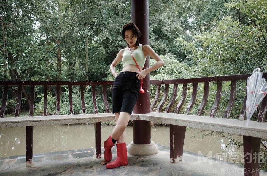 情绪模特