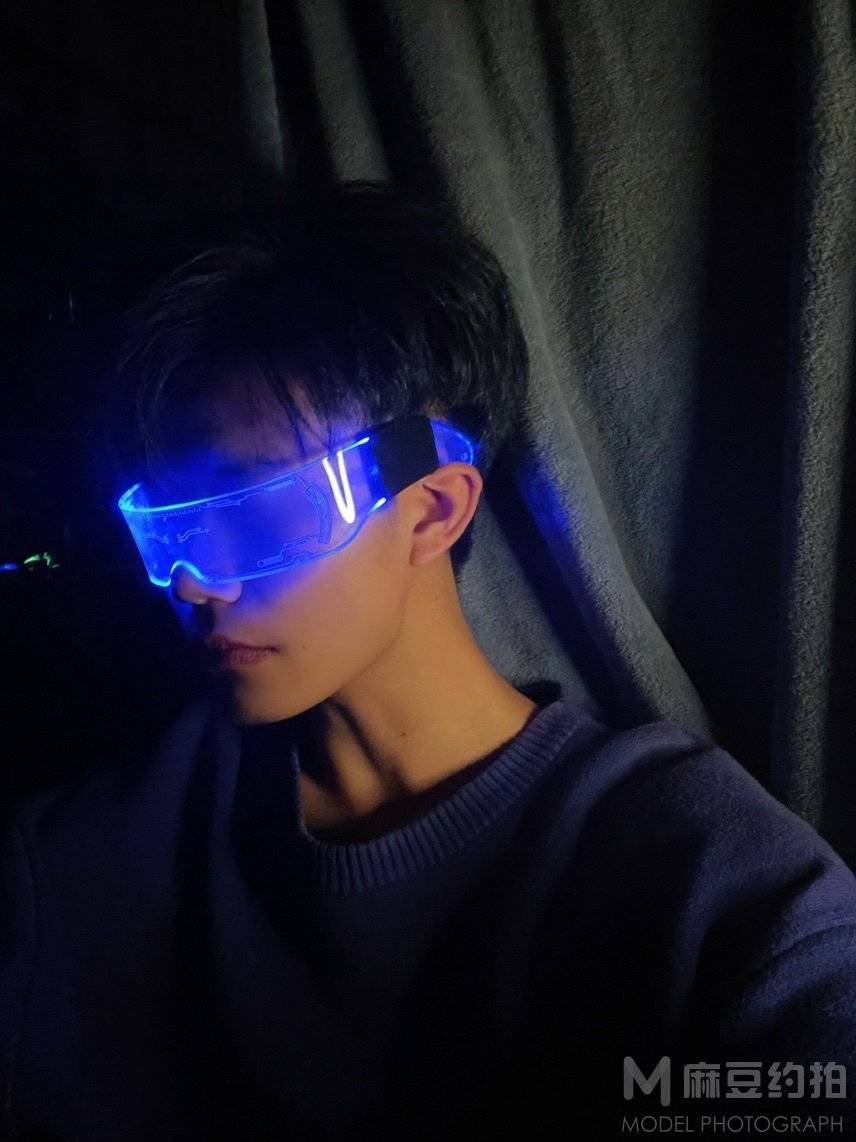 黑白模特
