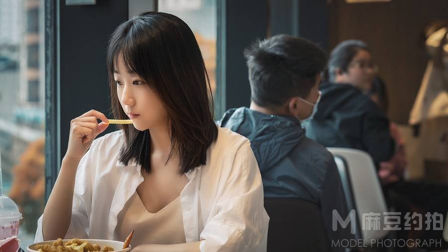 情绪模特
