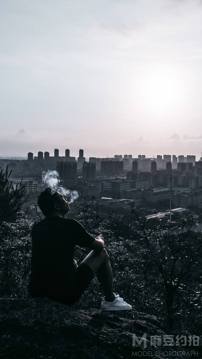 情绪模特