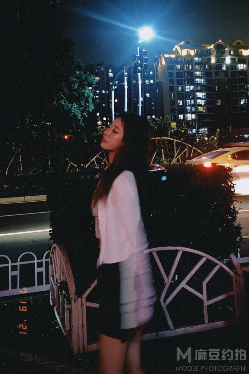 夜景模特