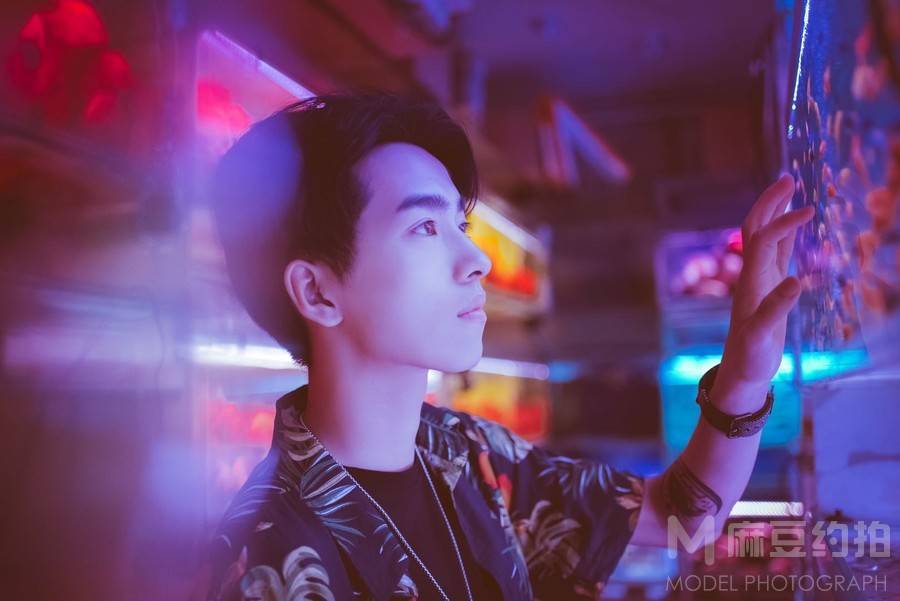 情绪模特