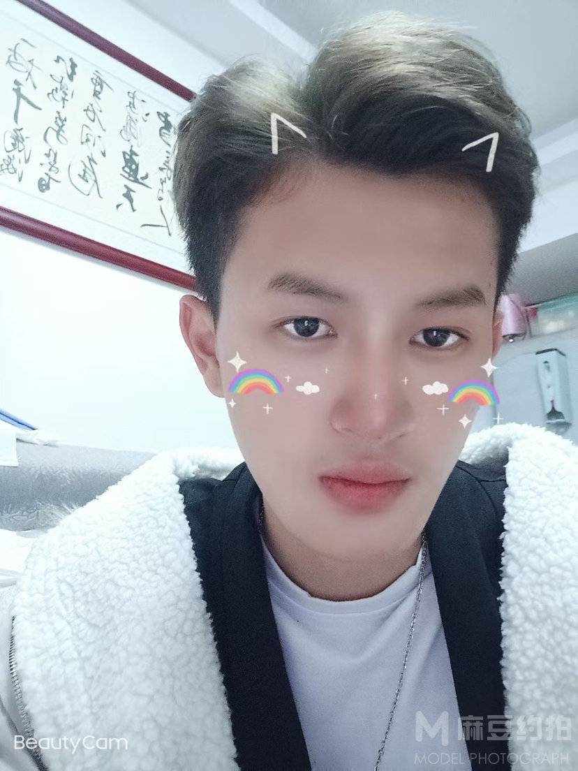 情绪模特