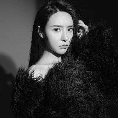 黑白模特