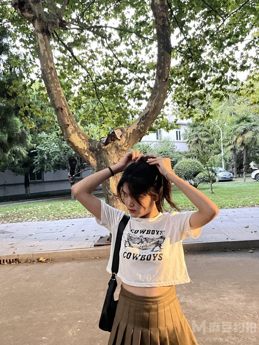校园模特