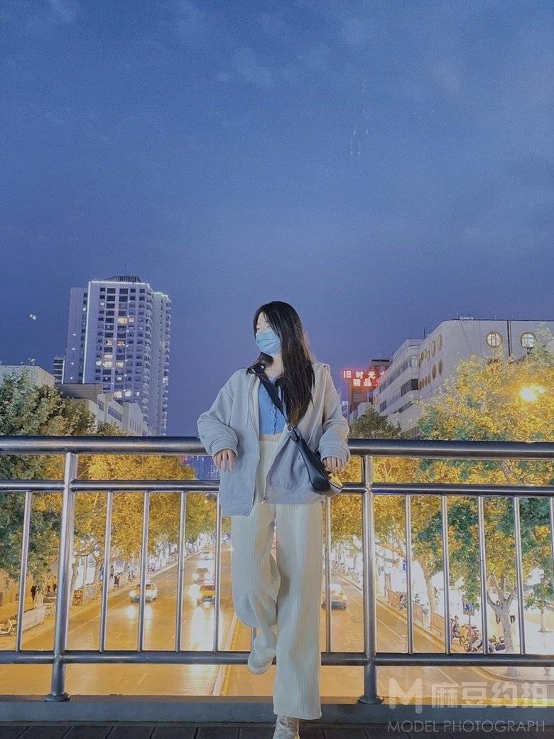 夜景模特