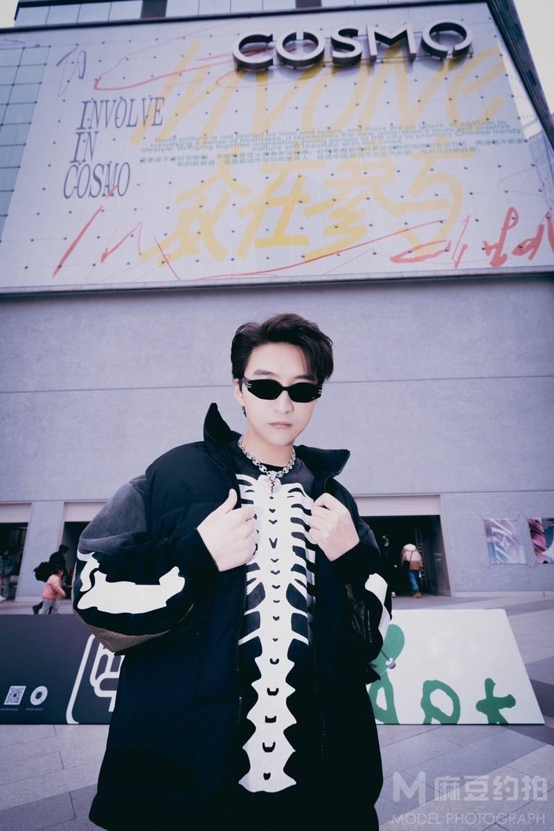 黑白模特
