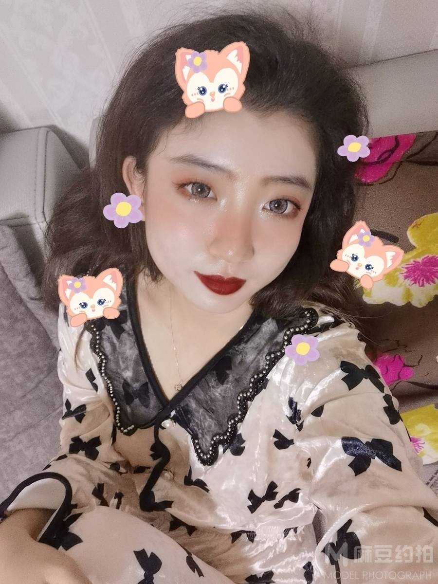 妆容模特