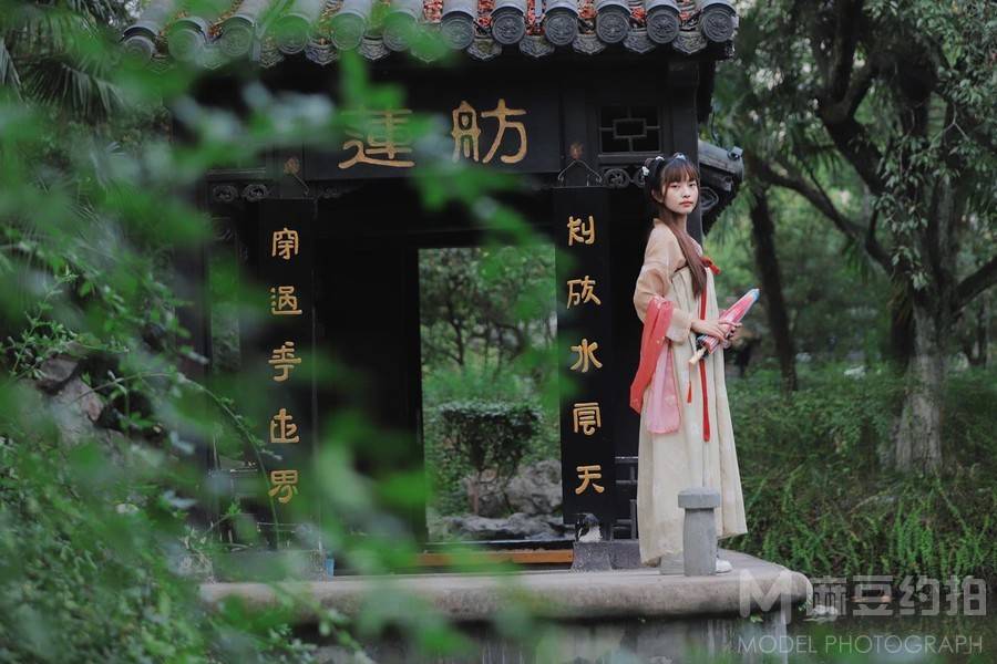 汉服模特