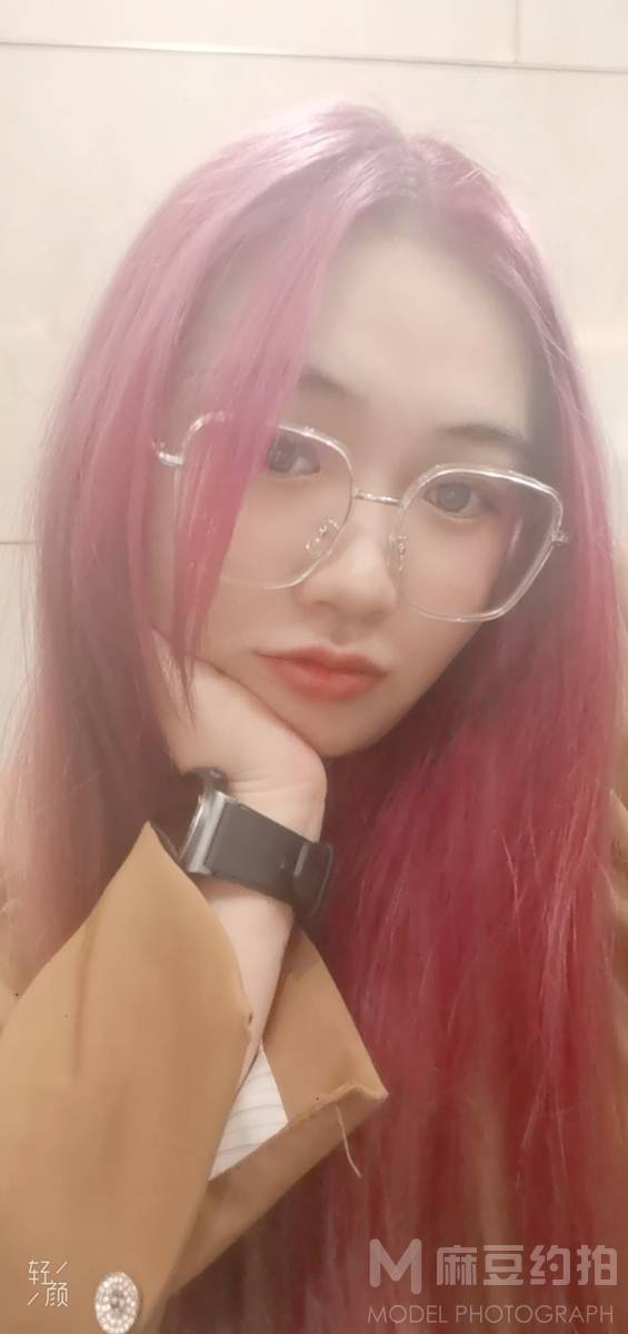 黑白模特