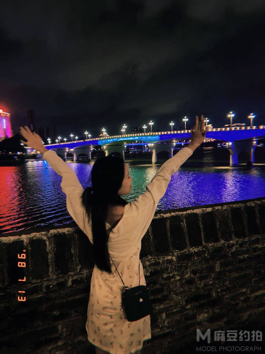 夜景模特