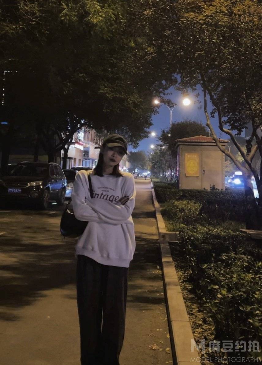 黑白模特
