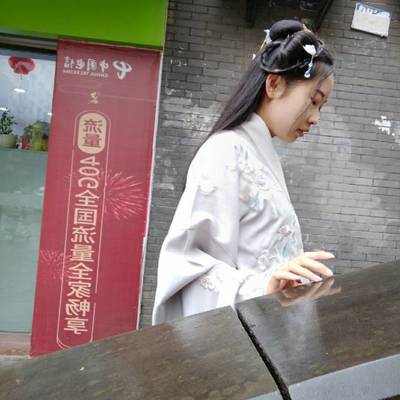 汉服模特