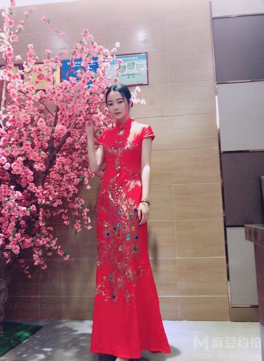 校园模特