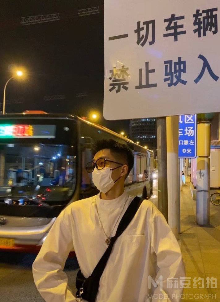 黑白模特