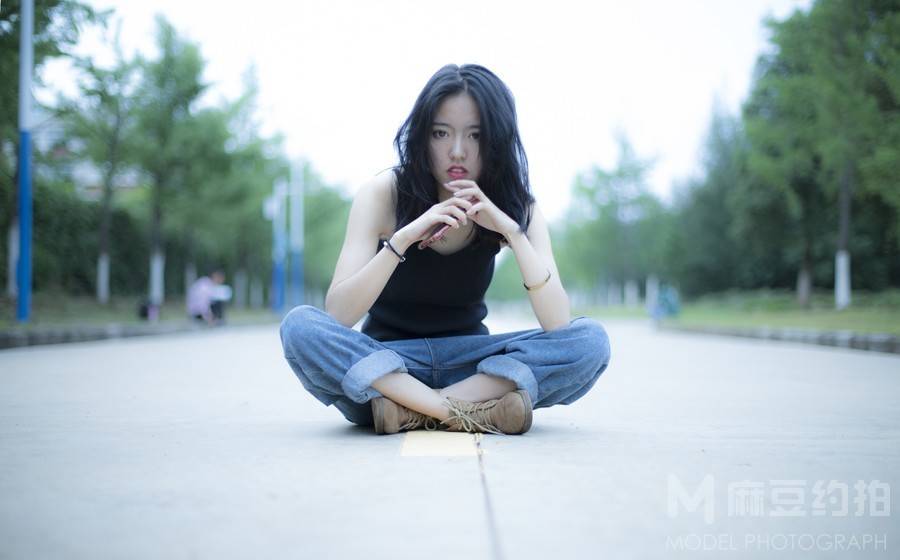 情绪模特