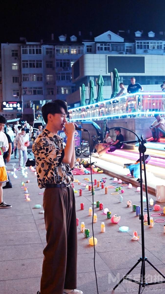 情绪模特