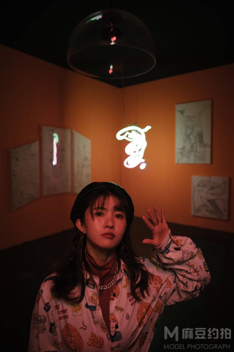 情绪模特