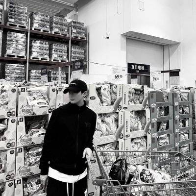 黑白模特