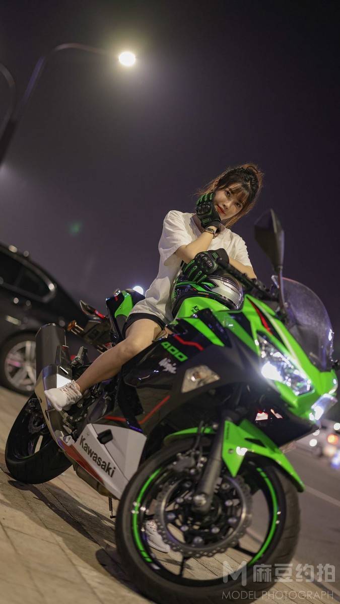 夜景模特