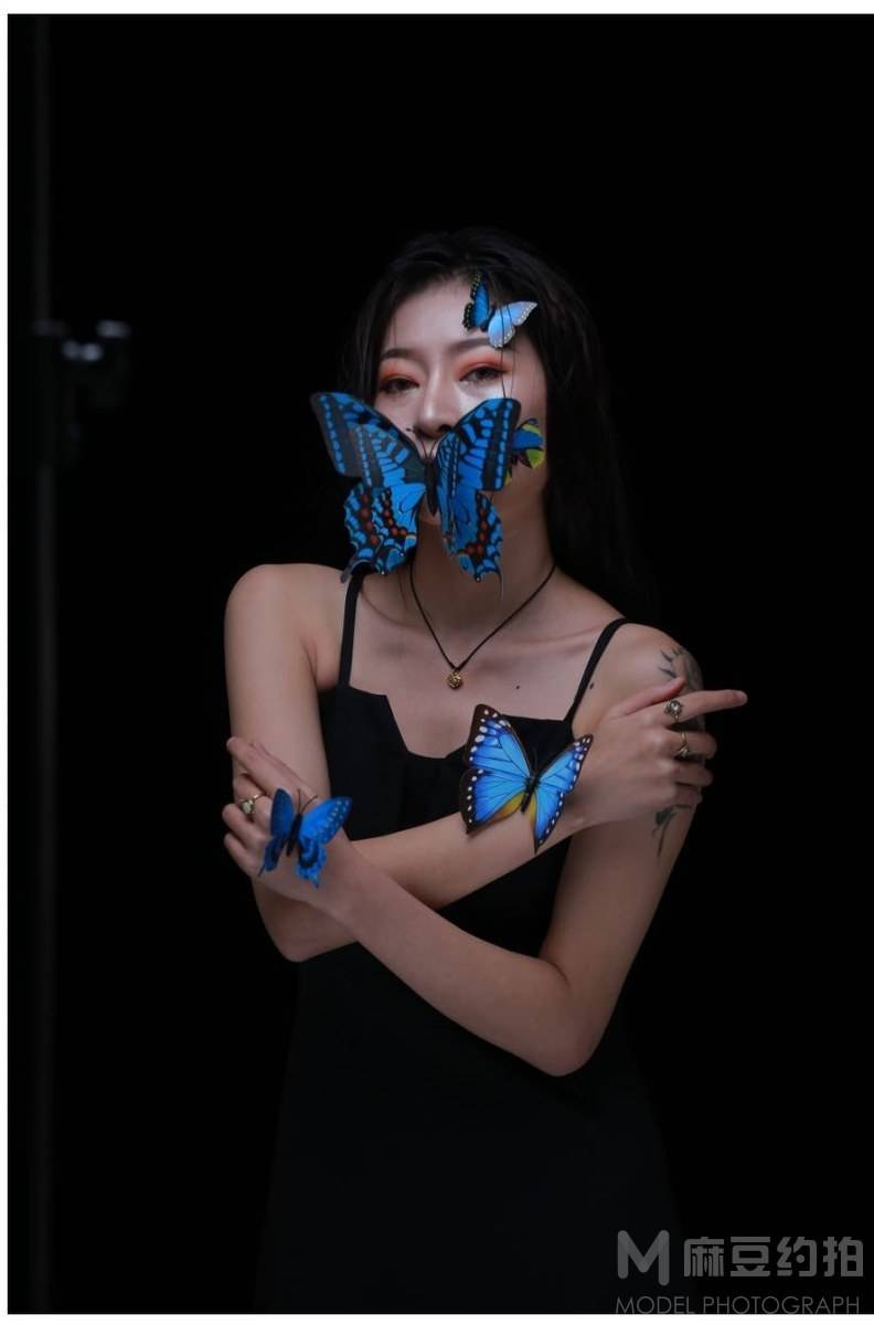 情绪模特