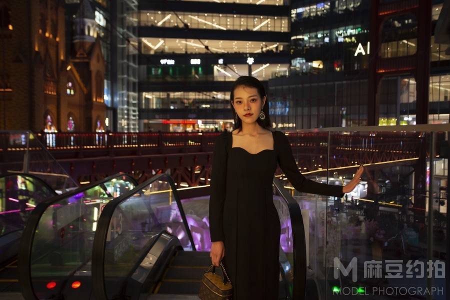 黑白模特
