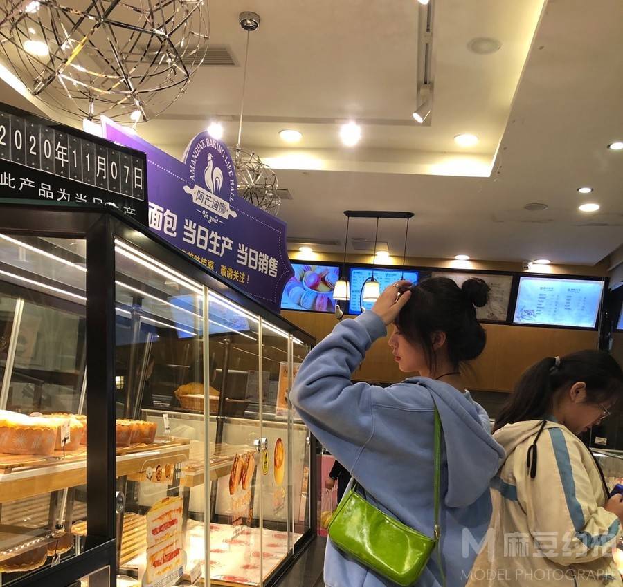 校园模特