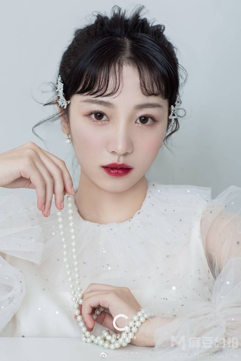 妆容模特