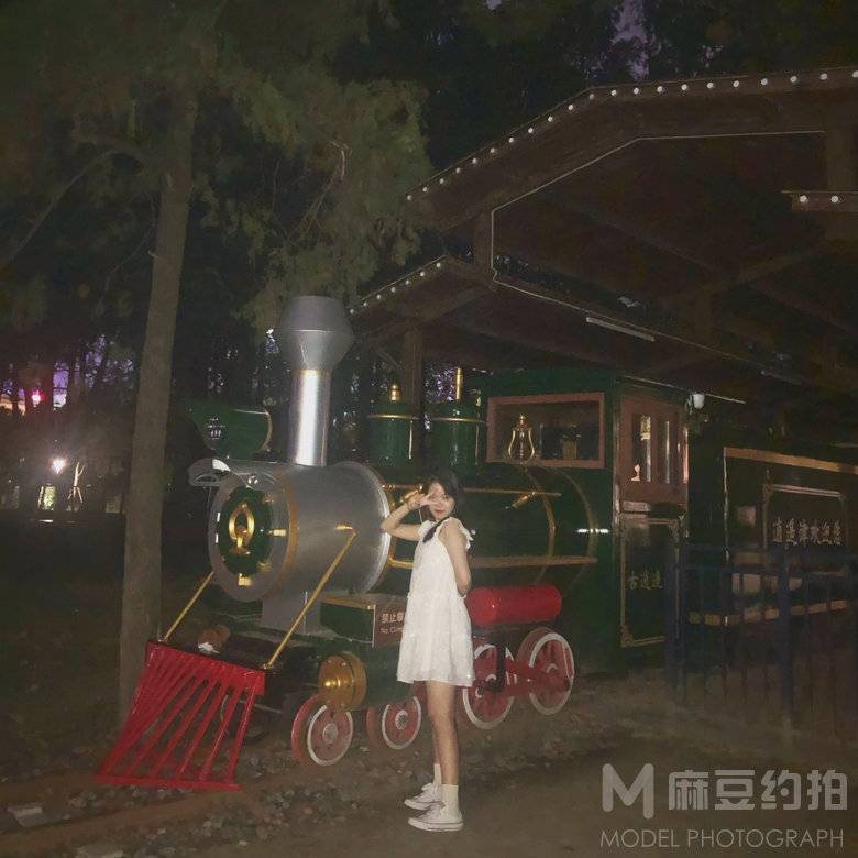 校园模特
