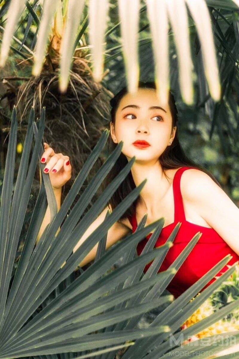 情绪模特