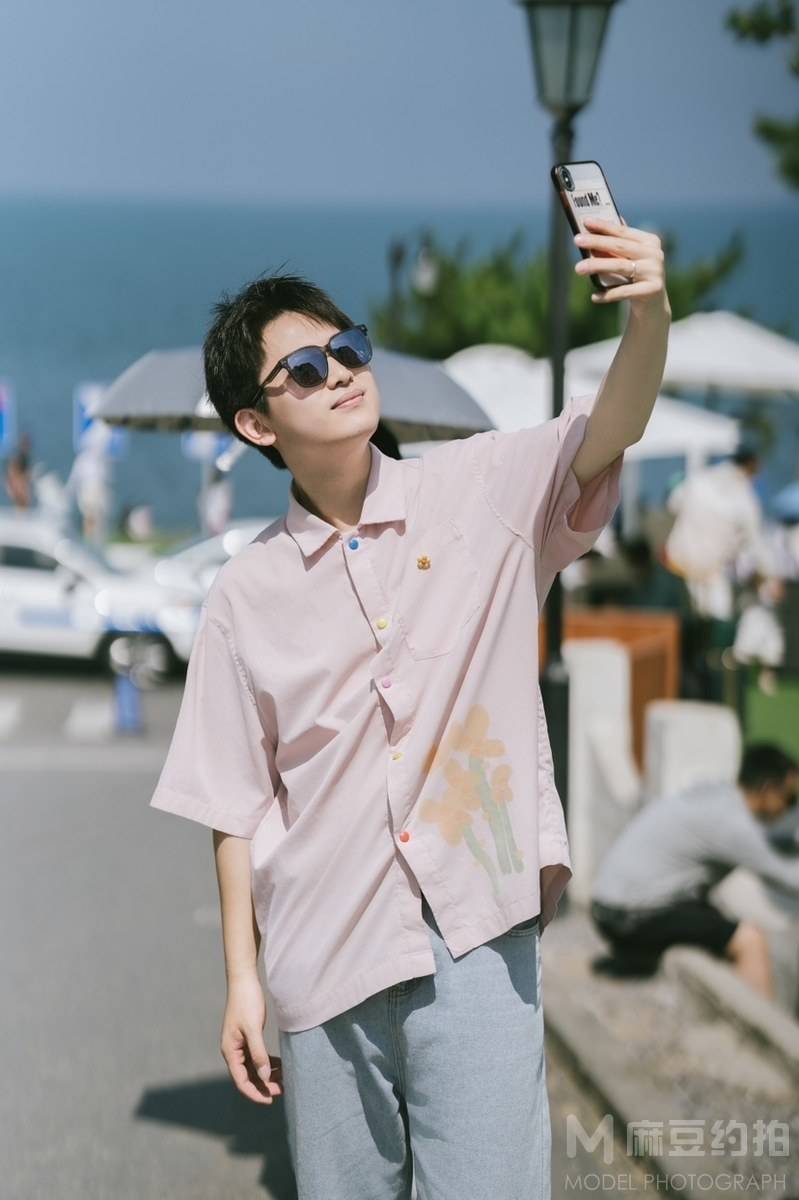 情绪模特