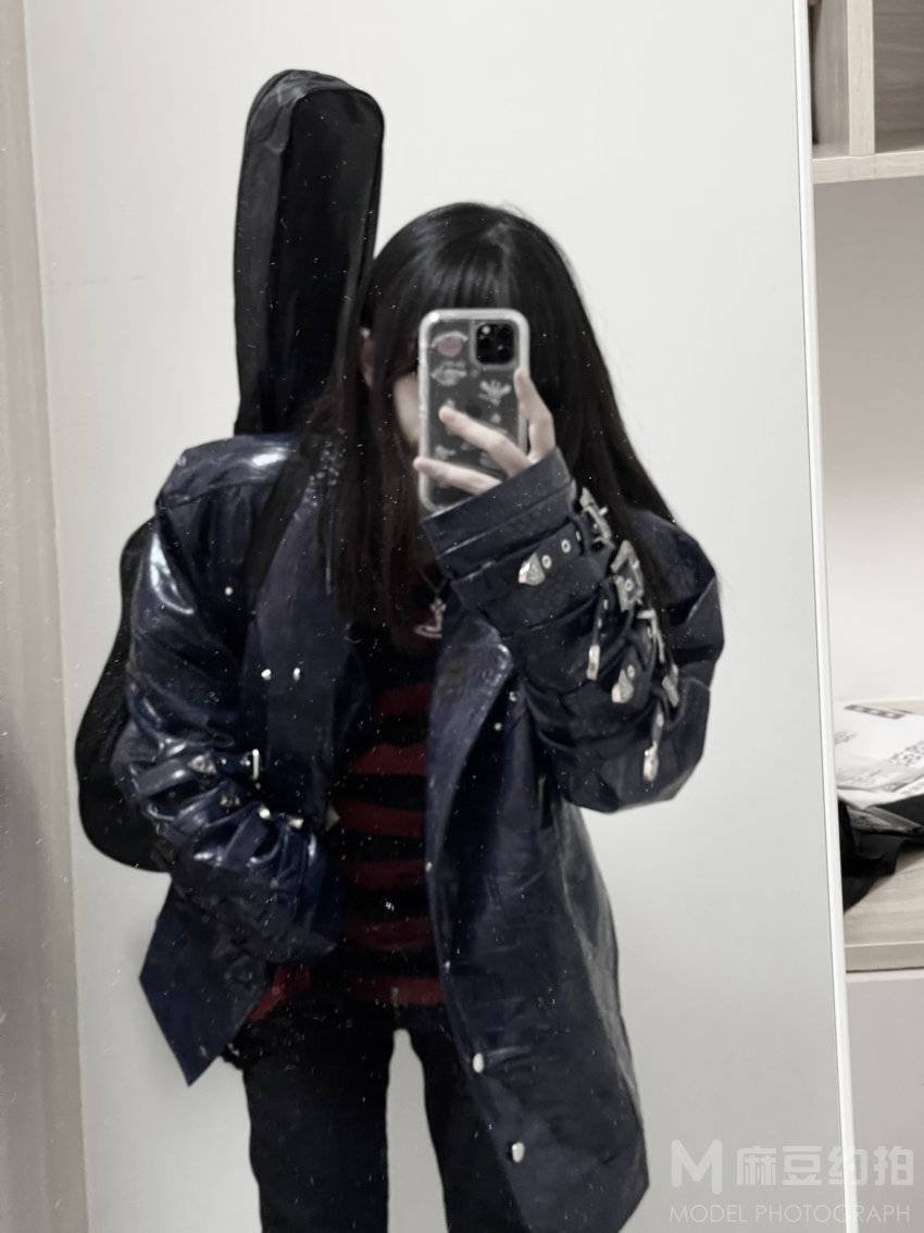 黑白模特