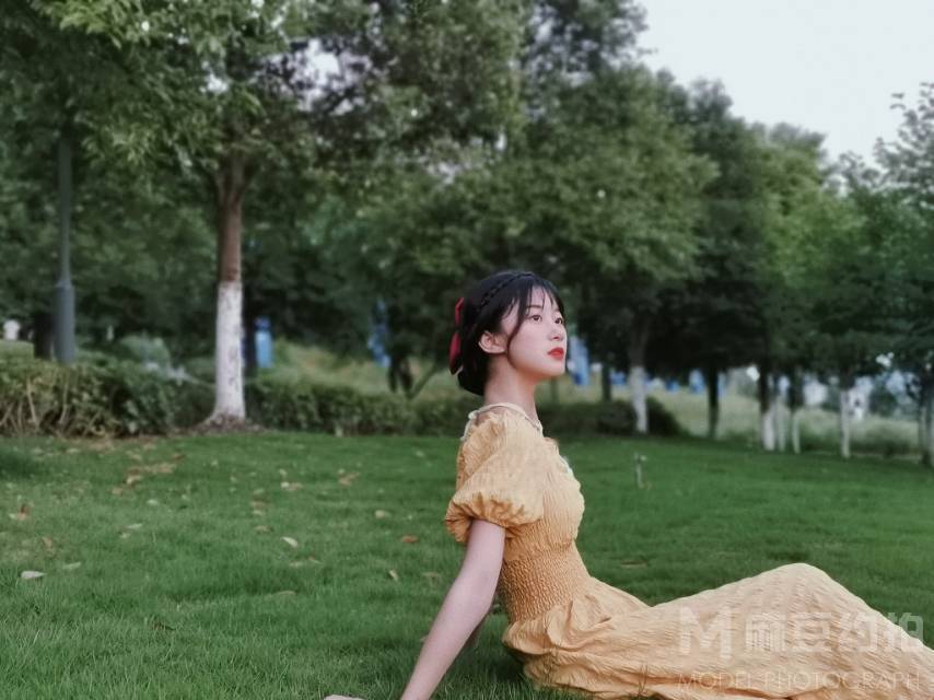 校园模特