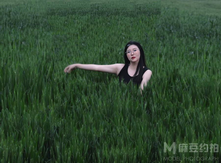 情绪模特