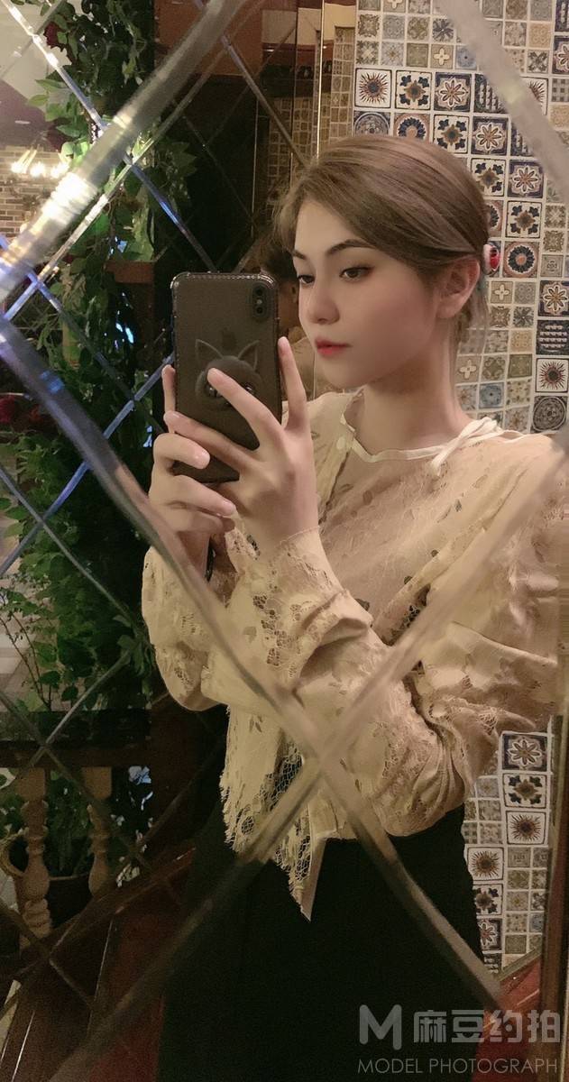 黑白模特