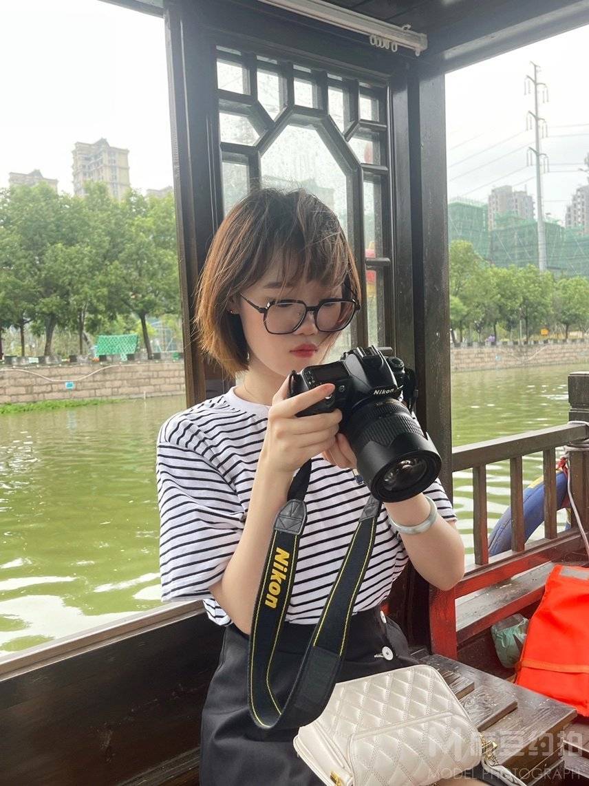 黑白模特