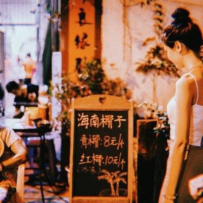 情绪模特