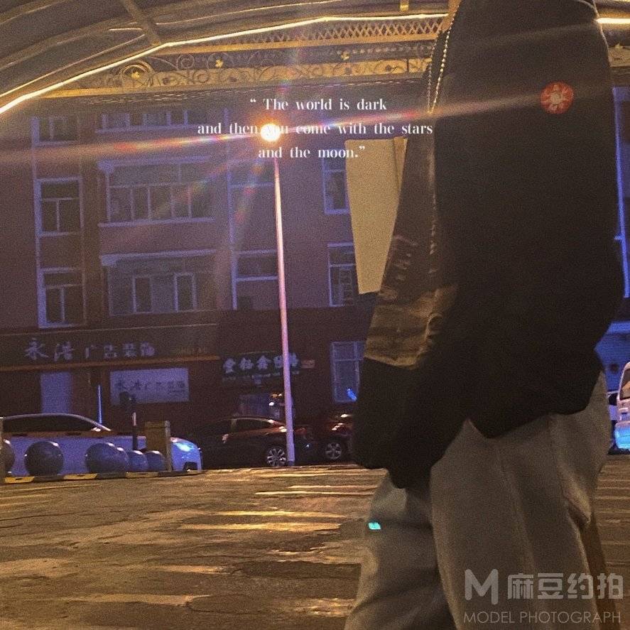 夜景模特