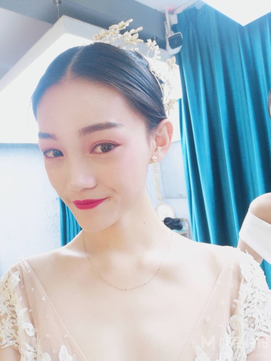 妆容模特