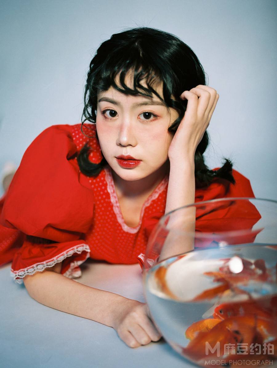 情绪模特