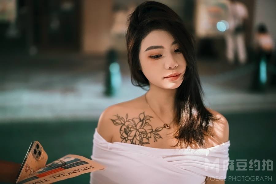 情绪模特