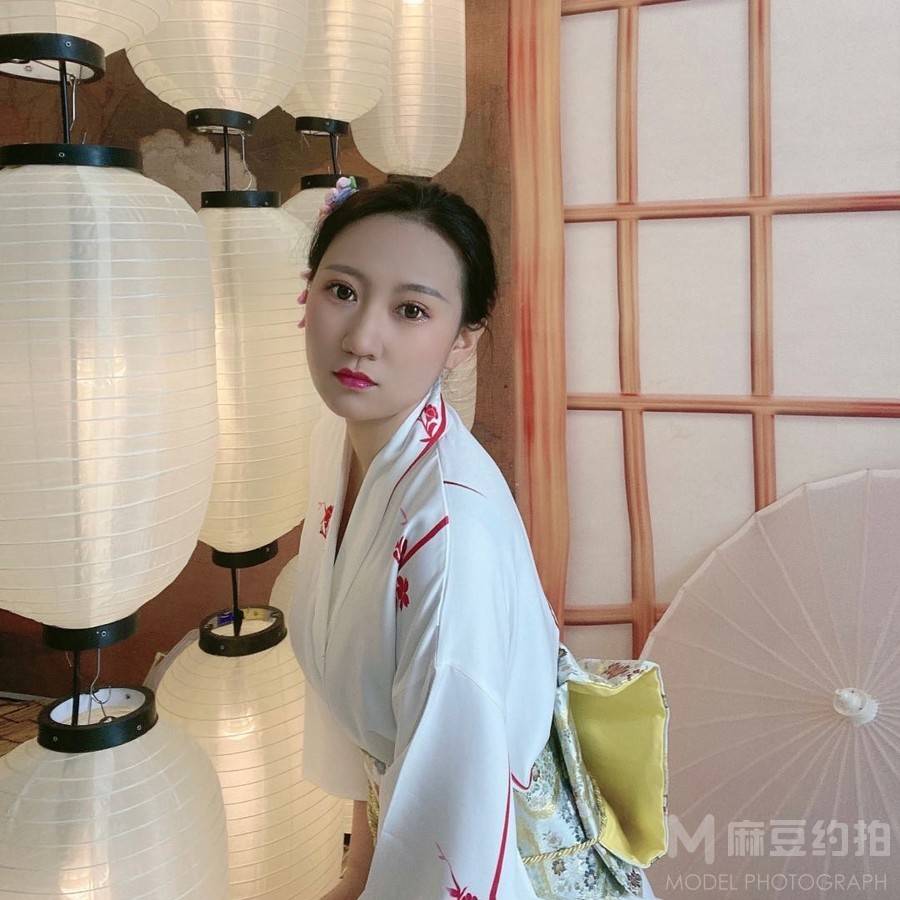 妆容模特