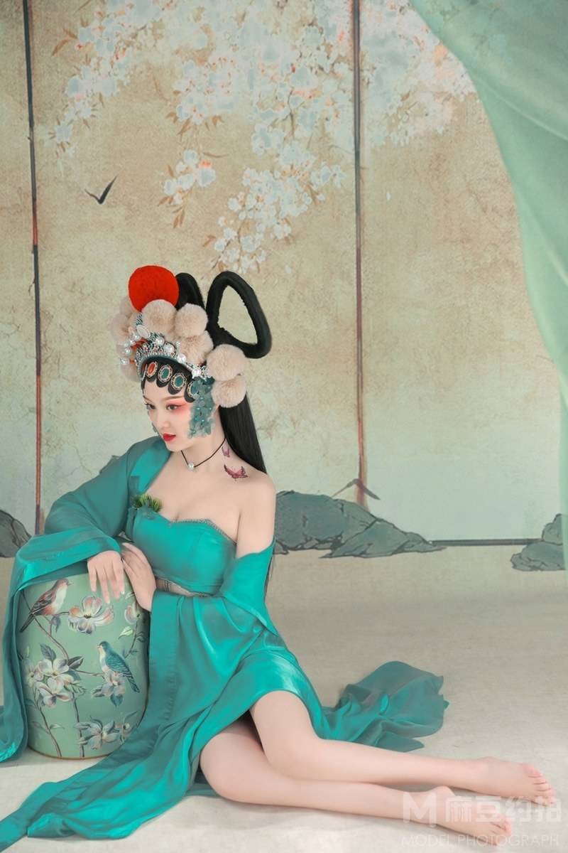 情绪模特