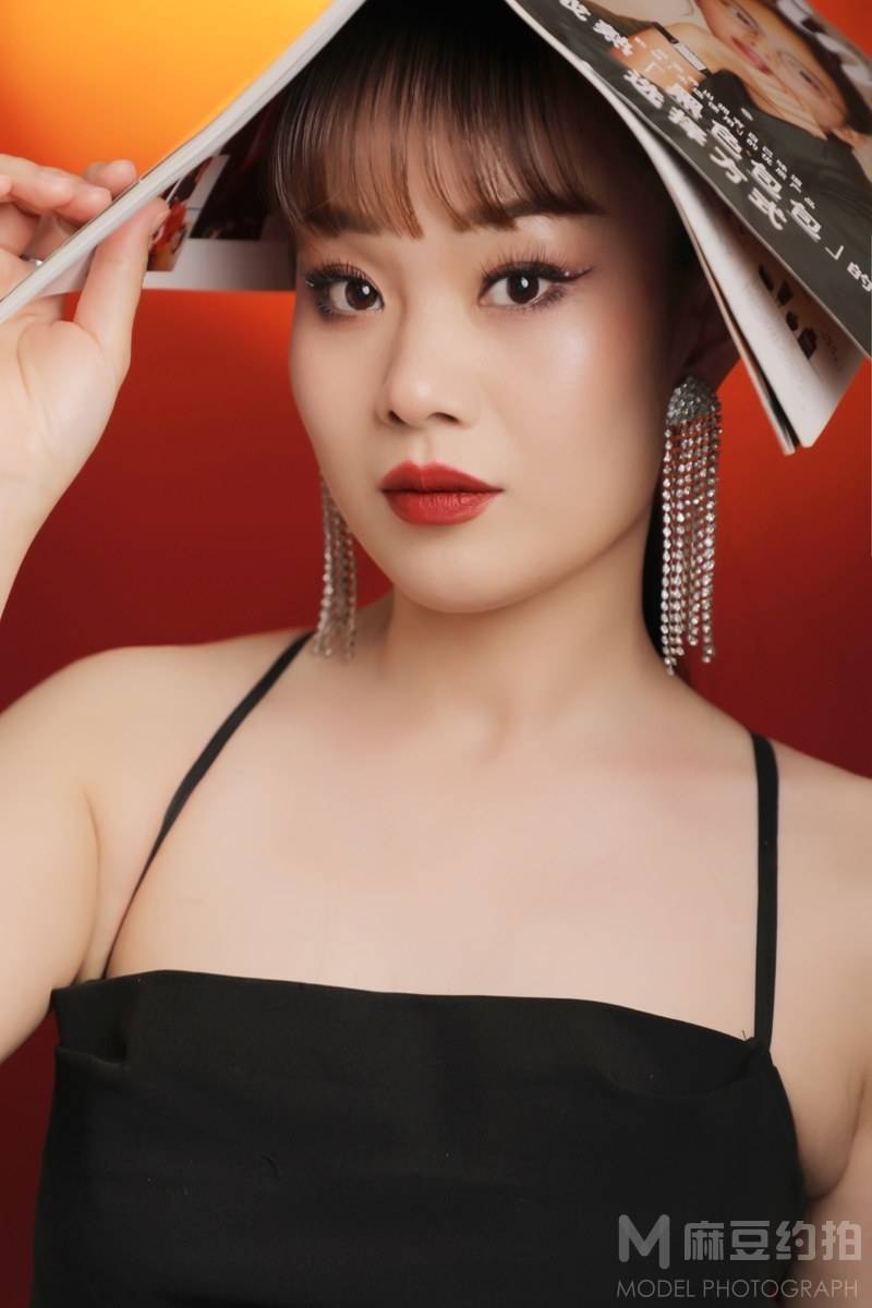 情绪模特