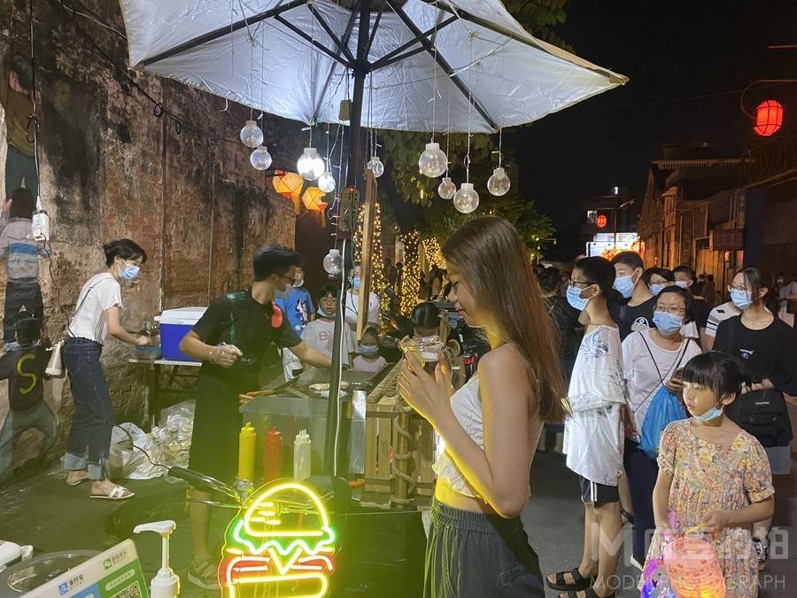 夜景模特