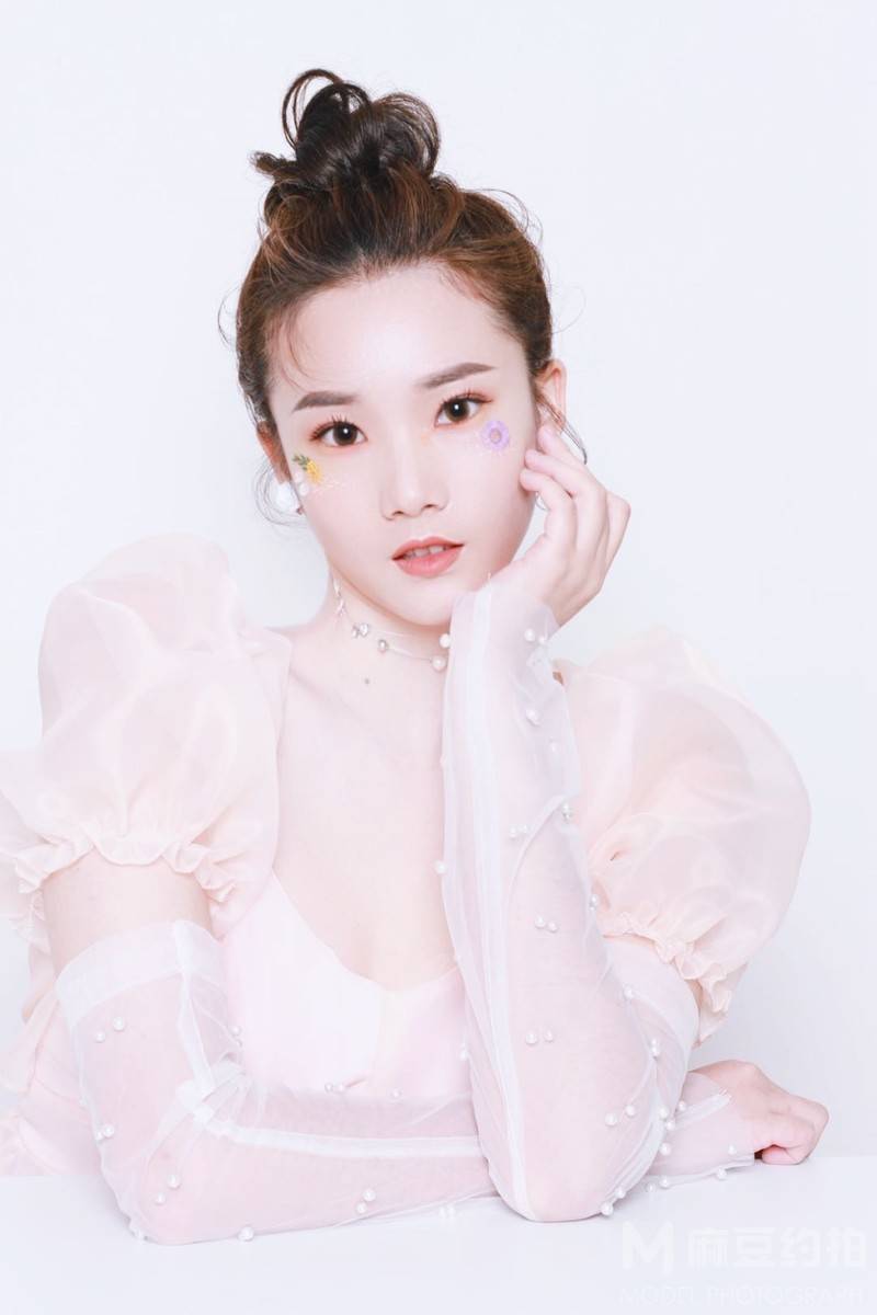 妆容模特