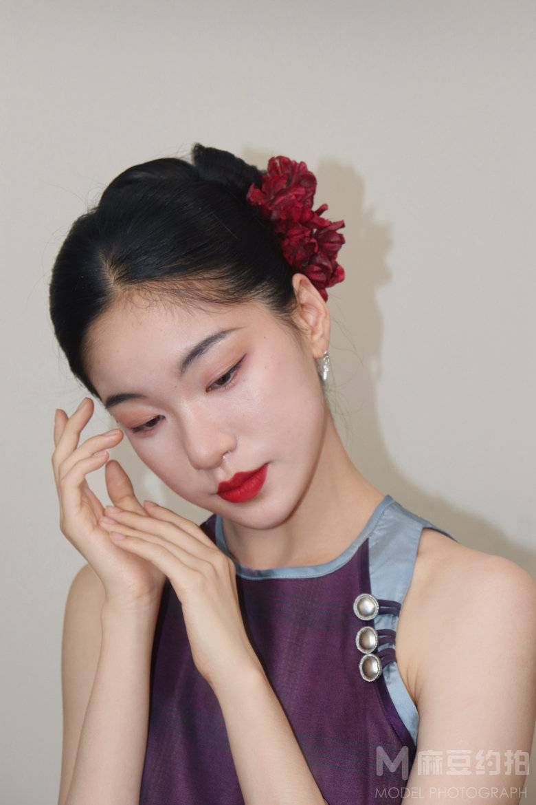 妆容模特