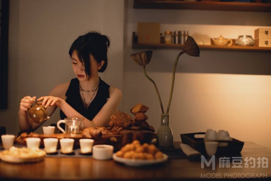 情绪模特